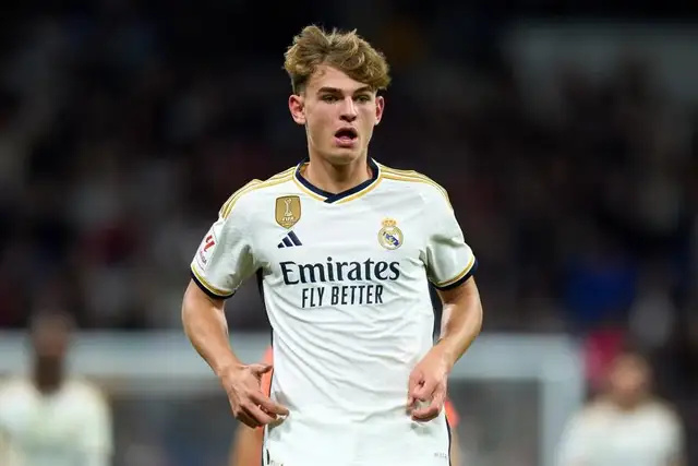 两名球员在 两名球员在