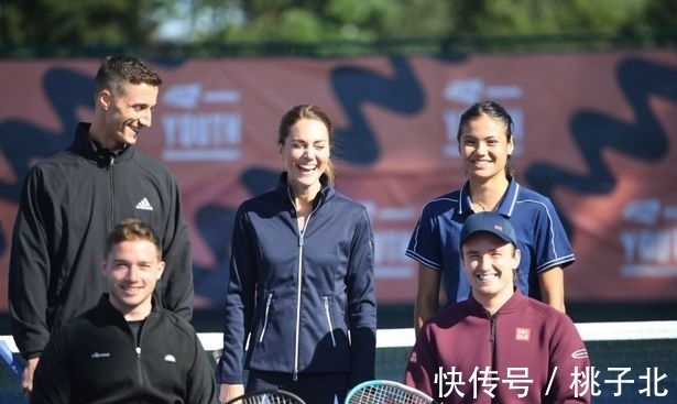 努力让他站 努力让他站